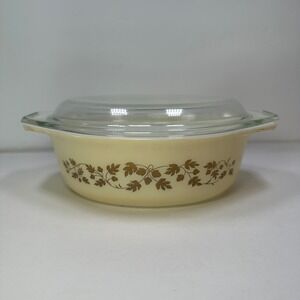 Pyrex with lid 1 1/2 Qt Golden Acorn Leaves Vintage Casserole Dish Baking dish